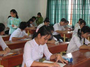 Nearly 24,000 students from all over the province enter for the high school graduation exam 2009