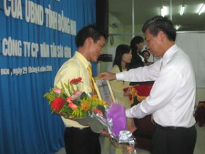 Dong Nai People’s Committee Awards Unexpected Rewards to One Collective and Two Individuals