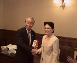 Dong Nai attracted nearly USD 1.1 billion of foreign investment in 2004.