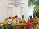 To exchange with typical families in the province