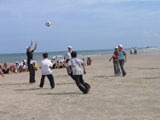 2006 Summer Camp for poor but studious teenagers brought a great joy to teenagers who overcame difficulties to do well at school.