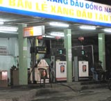 Oil price decreases 1,000 VND