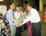 Praising typical cultured families in Dong Nai