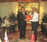 Delegation from Gyeongnam province (South Korea) pays working visit to Dong Nai