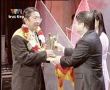 Dong Nai: 4 individuals and 3 organizations awarded Cup “For the cause of the community development” and Cup “Excellent Business Leader”