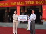 The Second Torch Relay Entitled “Vietnam’s Bright Torch Following The Steps Of Uncle Ho” Arrives In Dongnai.