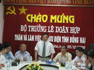 Minister of Information and Communications Le Doan Hop pays a working visit to Dongnai.