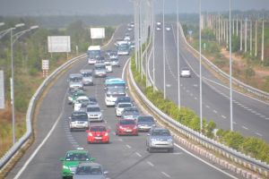 扩大建设，建筑高速公路