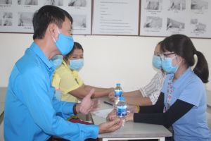 劳动者若自动违犯停止合作就要赔偿