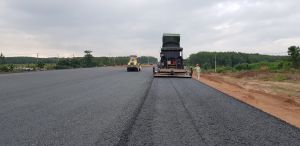 努力施工潘杰-油线高速公路