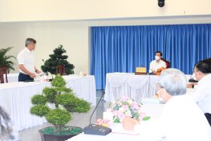 进机关、企业、公共地点都要扫QR码