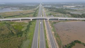 “打开”造出两极新发展的动力