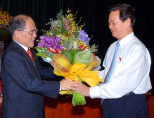 Deputy Prime Minister Nguyen Sinh Hung Elected National Assembly Chairman