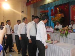 The 1st Meeting Session of the 8th Tenure Dong Nai People’s Council in 2011-2016 Period: Key Titles for People’s Council and People's Committee Elected