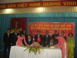 High-level Delegation from Champasak Province, Laos, Pays a Working Visit to Dong Nai: Both Sides Sign a Friendship and Cooperation Memorandum