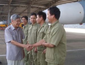 Former Secretary General Le Kha Phieu Pays A Visit to Dong Nai