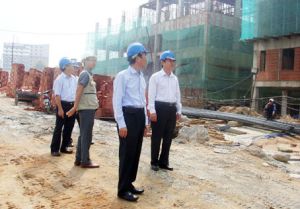 Ensure the progress of building the new hospital
