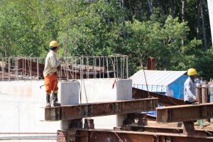 配合完成边沥 –隆成高速公路地面