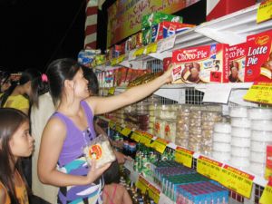 Vietnamese goods campaign in association with sales skills training for small businesses