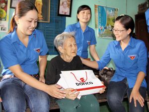 65th anniversary of the martyrs and wounded soldiers’ day (July 27th ) - Dong Nai Youth Union: pays tributes to predecessors