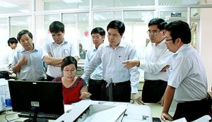 The effort to make a democratic administration system