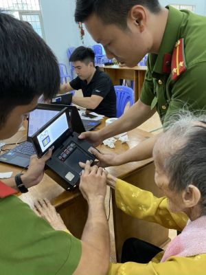 Đẩy nhanh tiến độ làm căn cước công dân