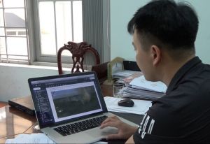 Automatic warning system used in forest fire prevention and fighting