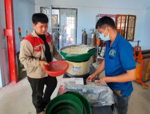 Support enterprises proactively to improve the business environment