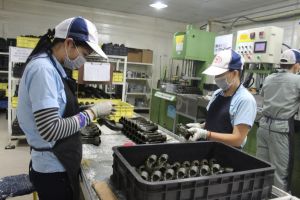 Enterprises Strive for Employees