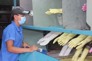 More than 8,600 employees of the enterprises located outside the Industrial Zones implement "3 things on the spot"