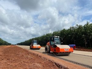 Phan Thiet - Dau Giay Expressway project disbursed more than VND18,000 billion