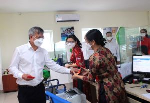 Promote the construction of e-government and digital government