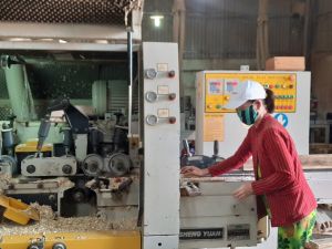 Enterprises make efforts in the new year