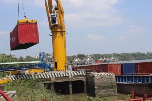 Warehousing and transportation services earned VND1,436 billion
