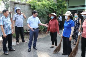Tích cực diệt lăng quăng để phòng ngừa dịch sốt xuất huyết