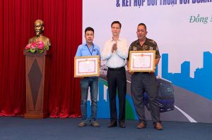 Những tấm gương tài xế lái xe an toàn
