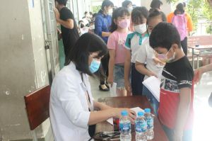Khẩn trương tiêm vaccine phòng Covid-19 cho học sinh