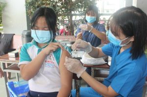 Tiếp tục ghi nhận ca tử vong do Covid-19, không nên chần chừ tiêm vaccine