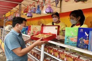 Khởi động thị trường bánh trung thu