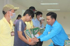 Những cán bộ Công đoàn tâm huyết với công nhân
