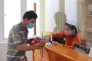 Thi đua cắt giảm thủ tục tạo thuận lợi cho người dân