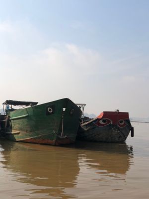 Liên tiếp phát hiện khai thác, vận chuyển cát trái phép dịp nghỉ lễ 2-9