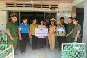 Hạnh phúc ngày con có thêm mẹ