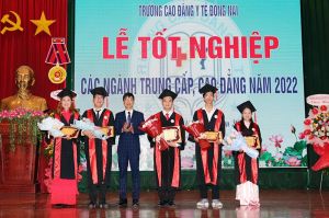 Hơn 500 sinh viên, học viên ngành y, dược tốt nghiệp