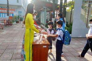 Bảo vệ sức khỏe cho học sinh