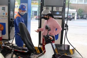 Giá xăng, dầu tiếp tục giảm