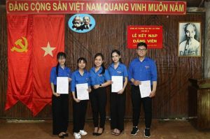 4 sinh viên Trường Đại học Lạc Hồng được kết nạp Đảng
