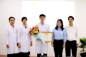 Lan tỏa những hành động đẹp của nhân viên y tế