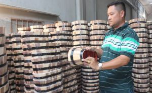Many corporations look for wood products in Vietnam