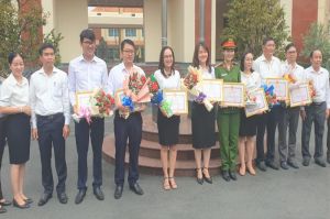 H.Nhơn Trạch tổ chức khen thưởng cho cho 2 tập thể và 10 cá nhân